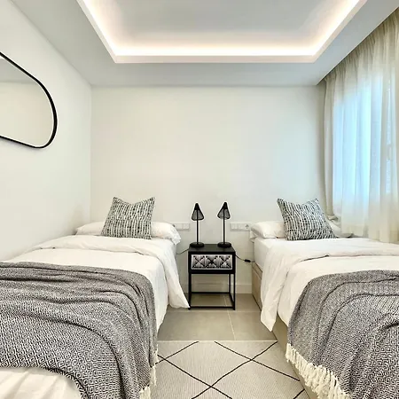 Reina Sofia 53 Port And Sea View Apartamento Estepona
